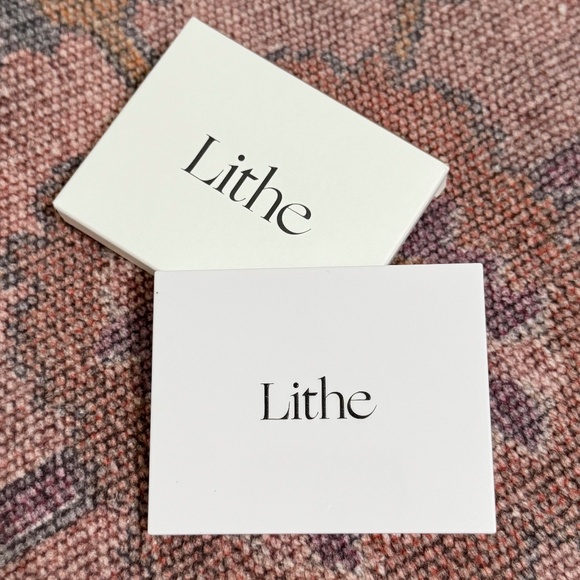 LITHE BEAUTY · ASTRAL EYESHADOW PALETTE - Picture 5 of 8